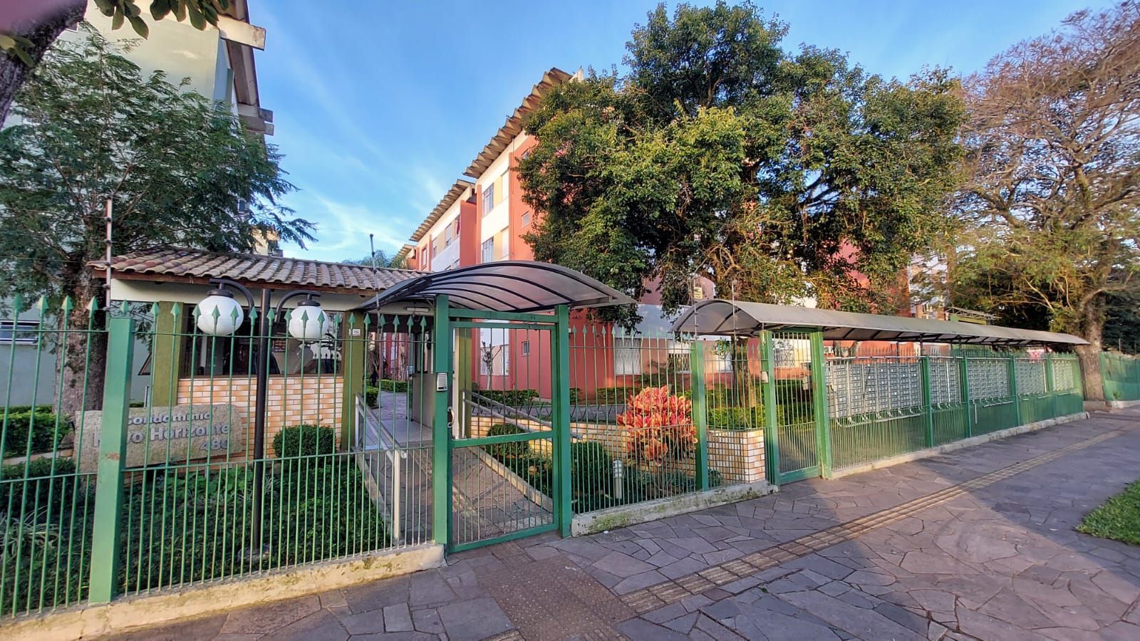 Apartamento à venda com 41m², 1 quarto, 1 vaga no bairro Vila Nova em Porto Alegre