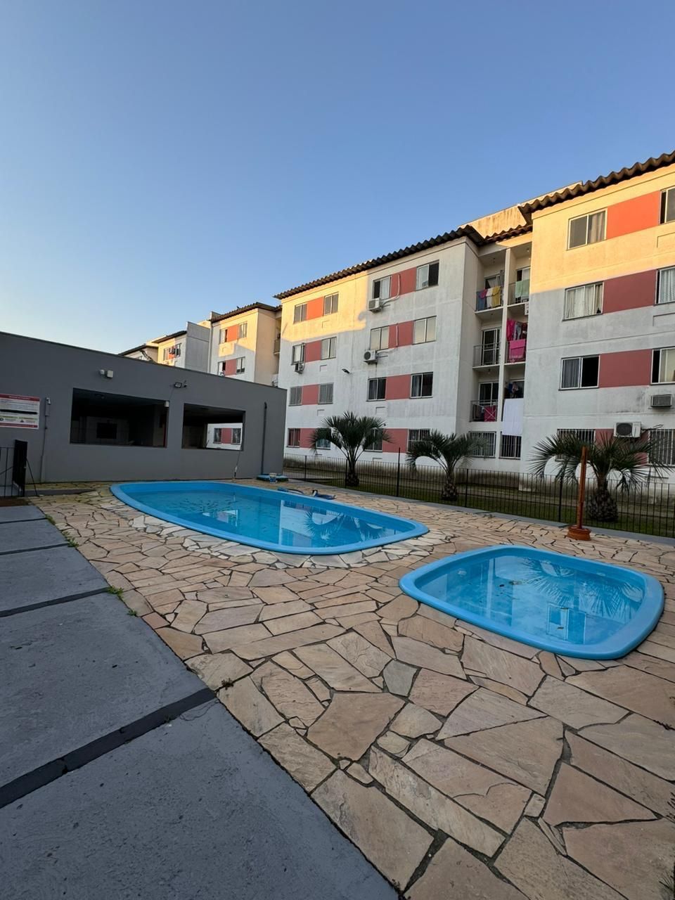 Apartamento com 45m², 2 dormitórios no bairro Restinga em Porto Alegre para Comprar