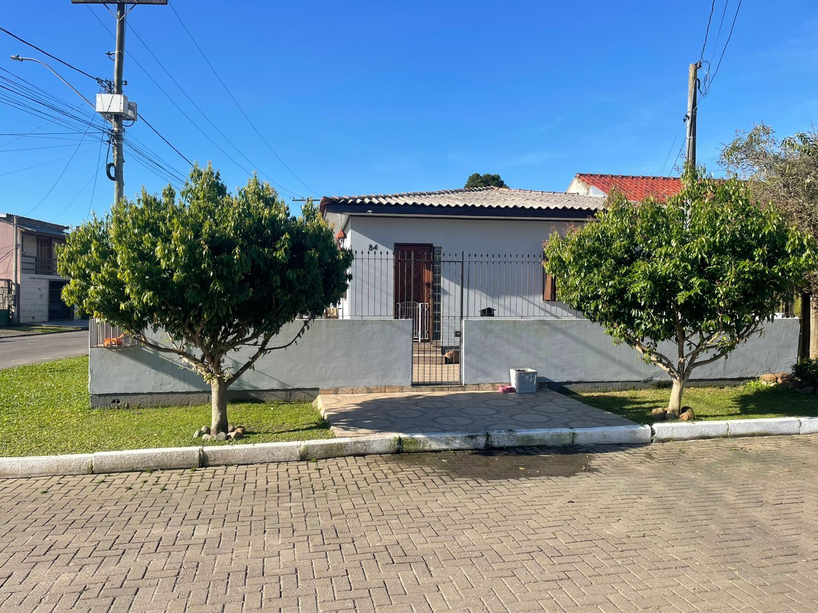 Casa 3 dormitórios no bairro Restinga