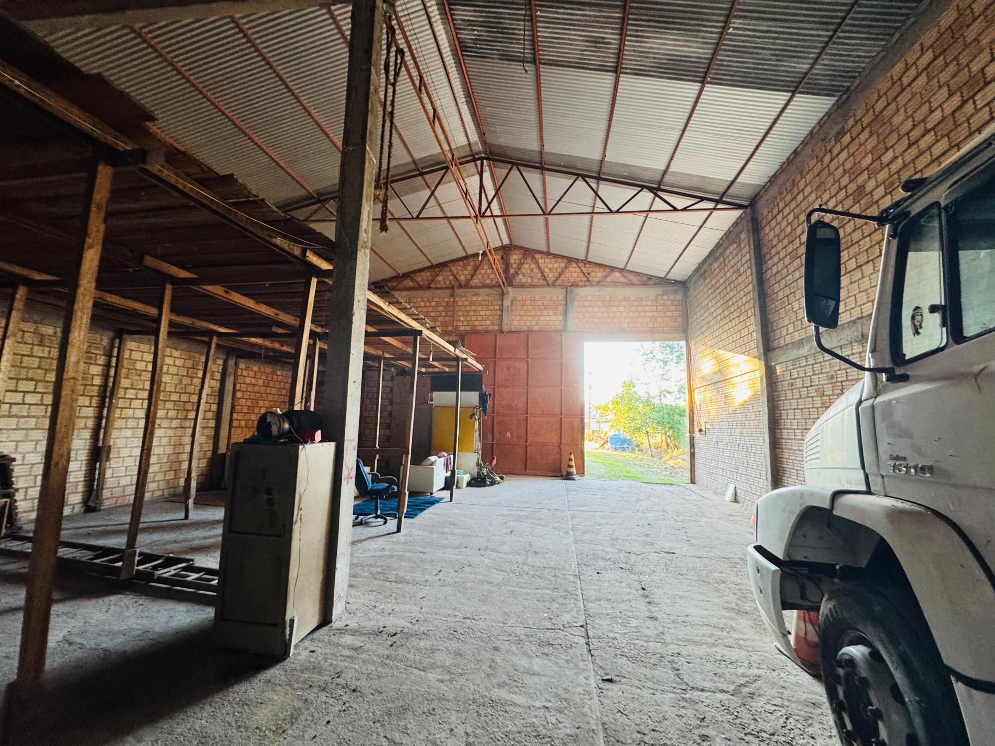 Depósito-Galpão-Armazém à venda com 1 quarto, 1570m² - Foto 1