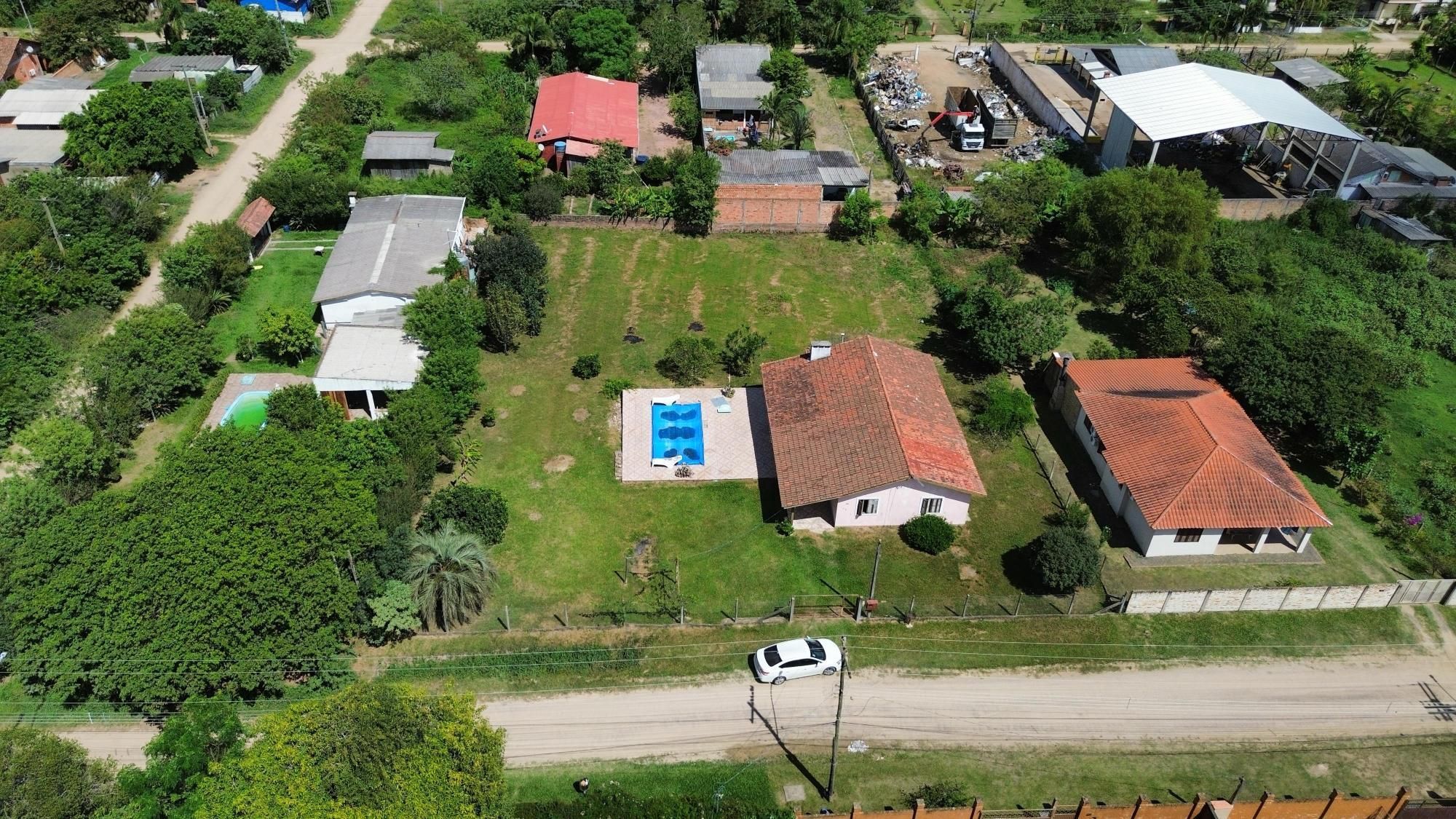 Sítio à venda com 3 quartos, 1000m² - Foto 1