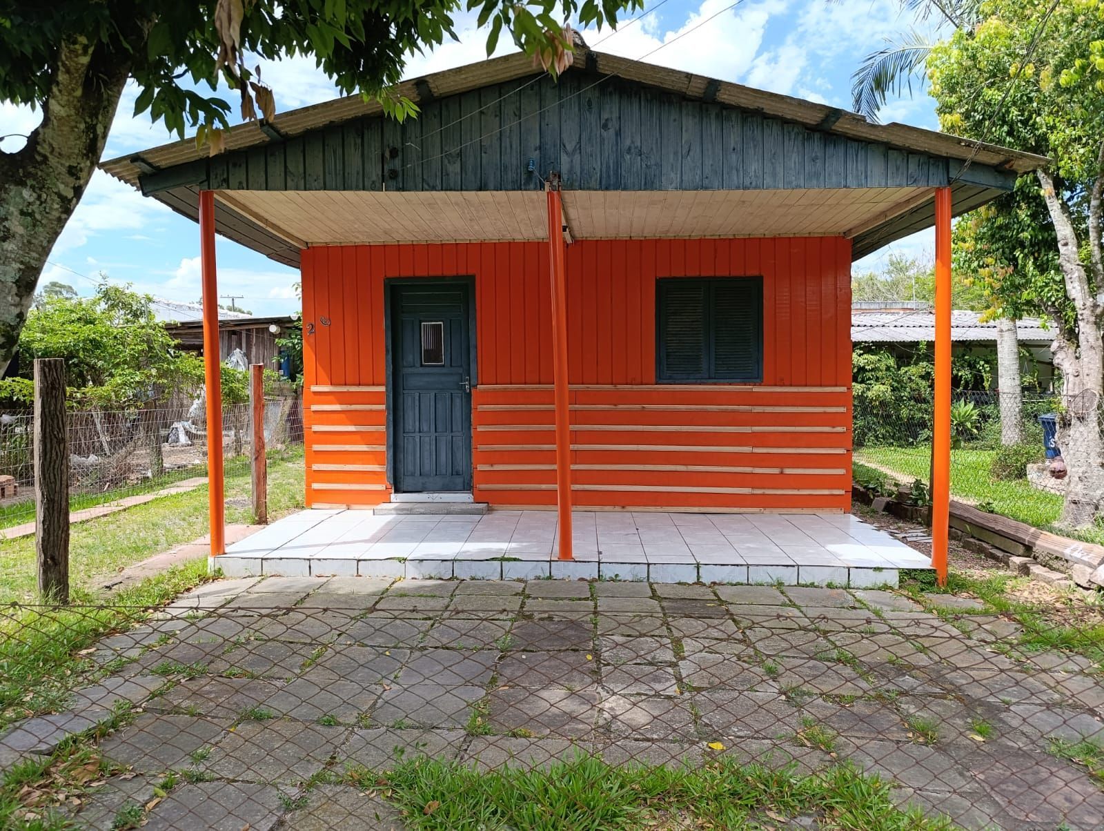 Casa 2 dormitórios no bairro Lami