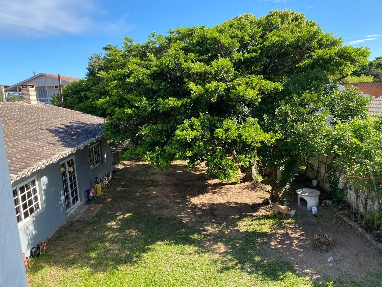 Casa à venda com 4 quartos, 216m² - Foto 3