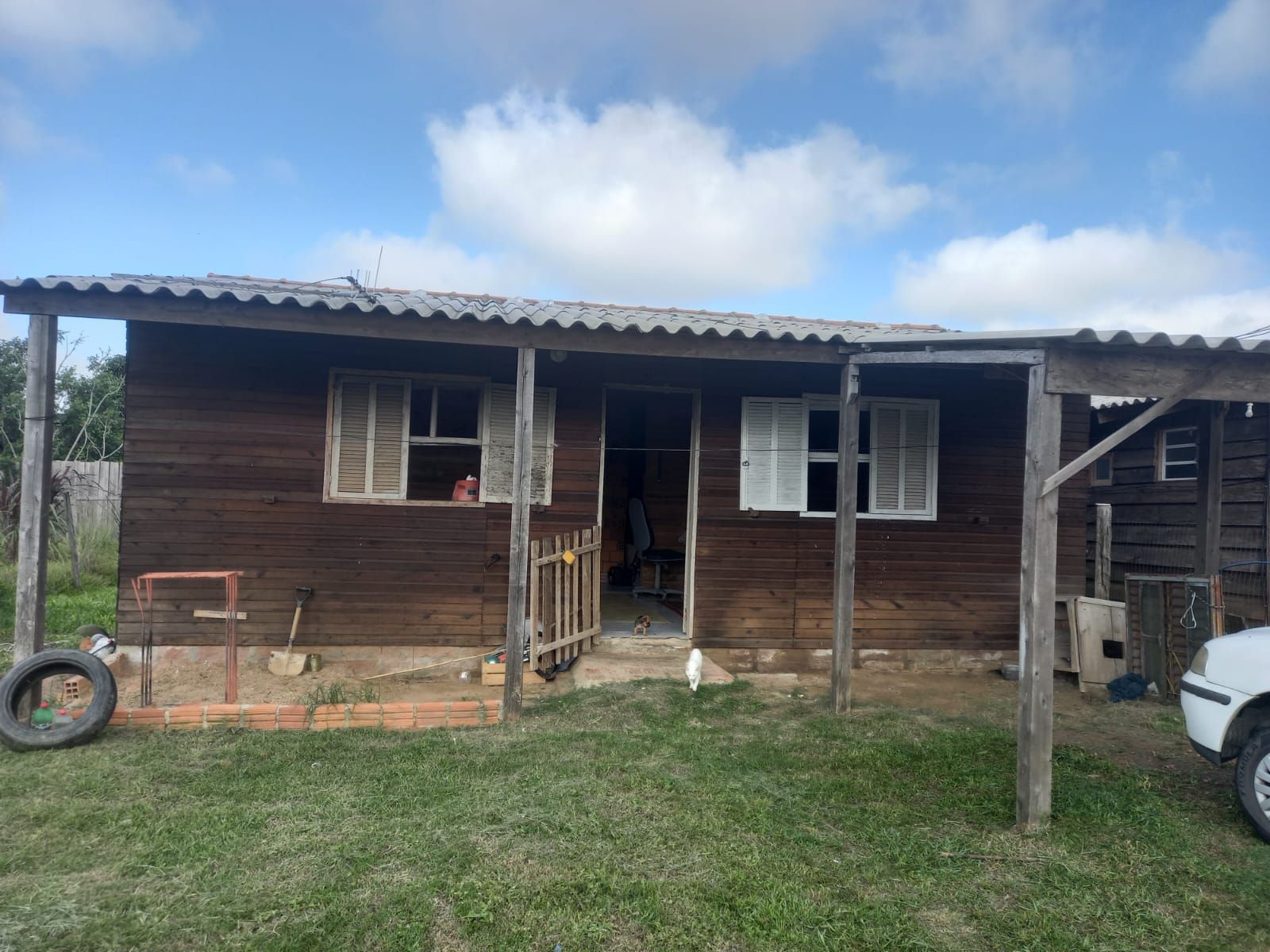 Casa à venda com 2 quartos, 56m² - Foto 1