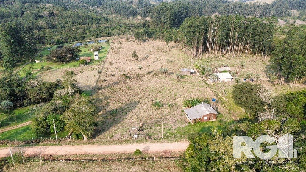 Sítio à venda com 2 quartos, 100m² - Foto 1