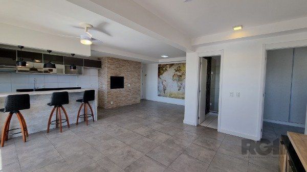Apartamento à venda com 2 quartos, 82m² - Foto 3