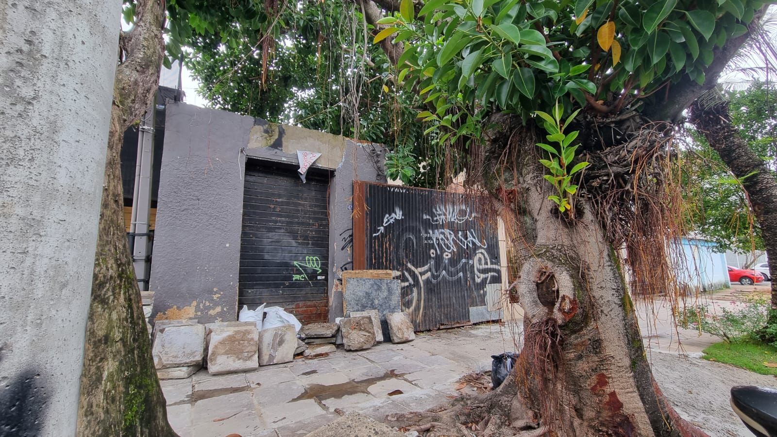 Terreno a venda ideal 217,8mq para loja no Bairro Floresta