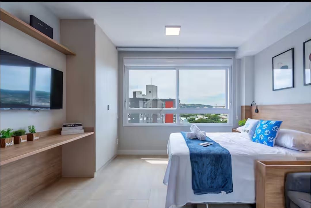 Apartamento à venda com 30m², 1 quarto, 1 vaga no bairro Partenon em Porto Alegre