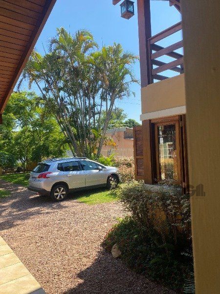 Casa à venda com 3 quartos, 258m² - Foto 4