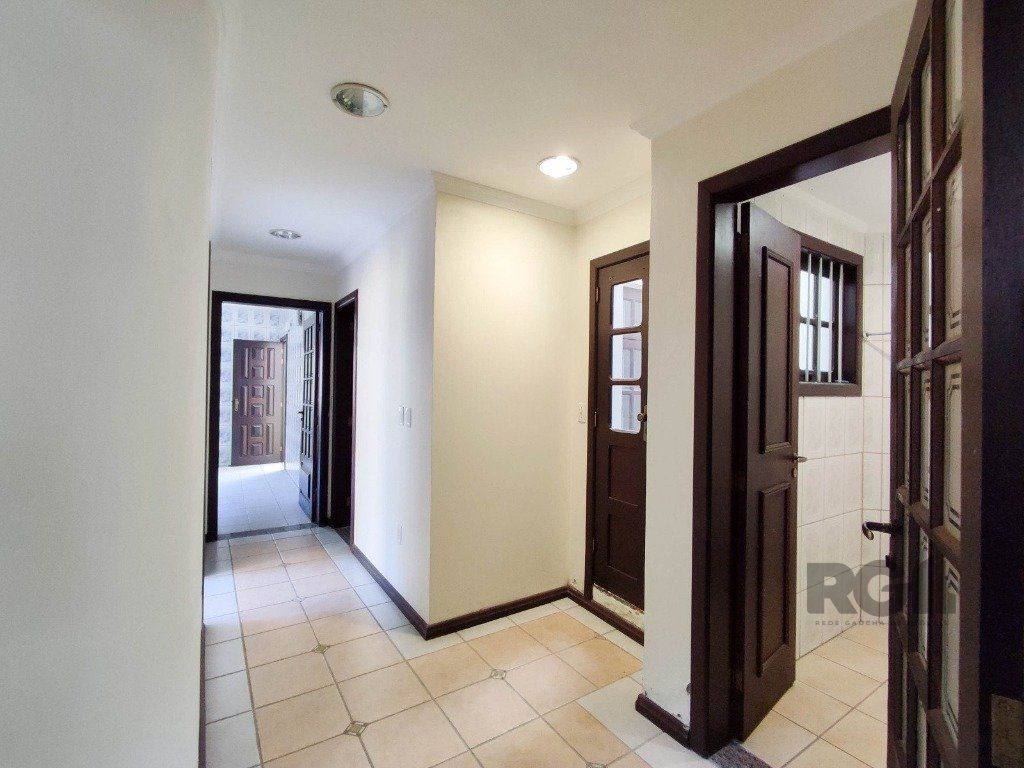 Casa à venda com 4 quartos, 230m² - Foto 11
