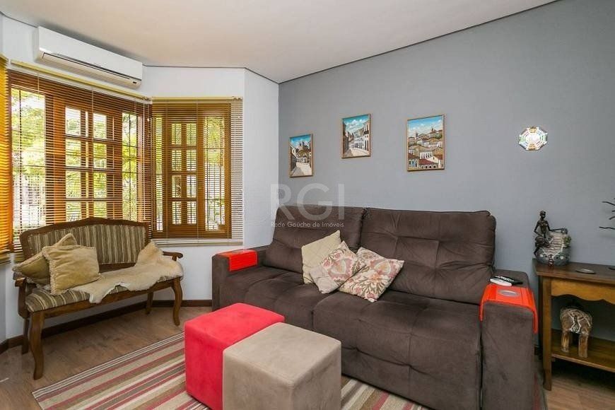 Casa à venda com 3 quartos, 148m² - Foto 2