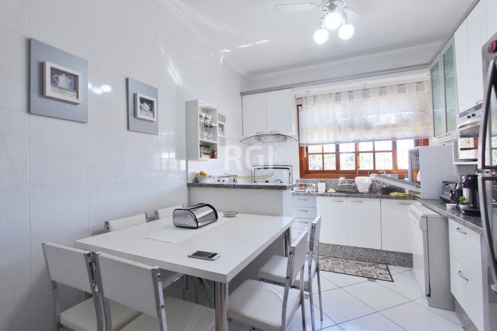Casa à venda com 3 quartos, 250m² - Foto 8