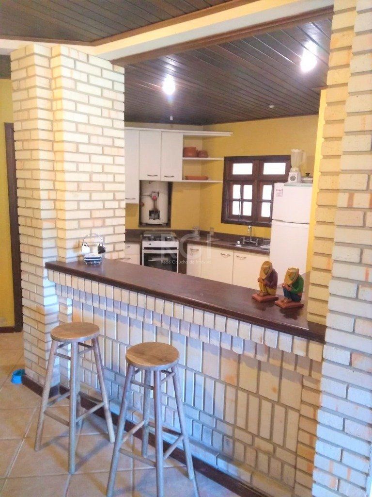 Casa à venda com 3 quartos, 219m² - Foto 8