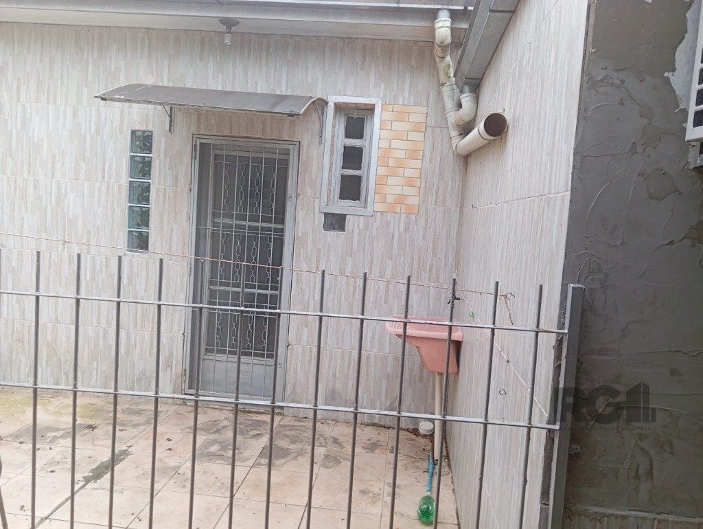 Casa à venda com 2 quartos, 75m² - Foto 4