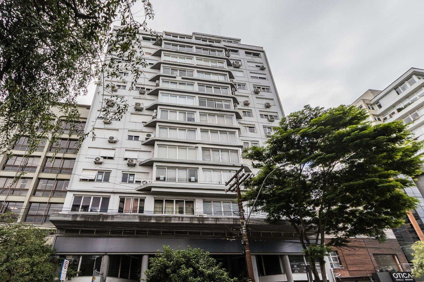 Apartamento com 3 quartos e 147m² à venda em Moinhos de Vento, Porto Alegre.
