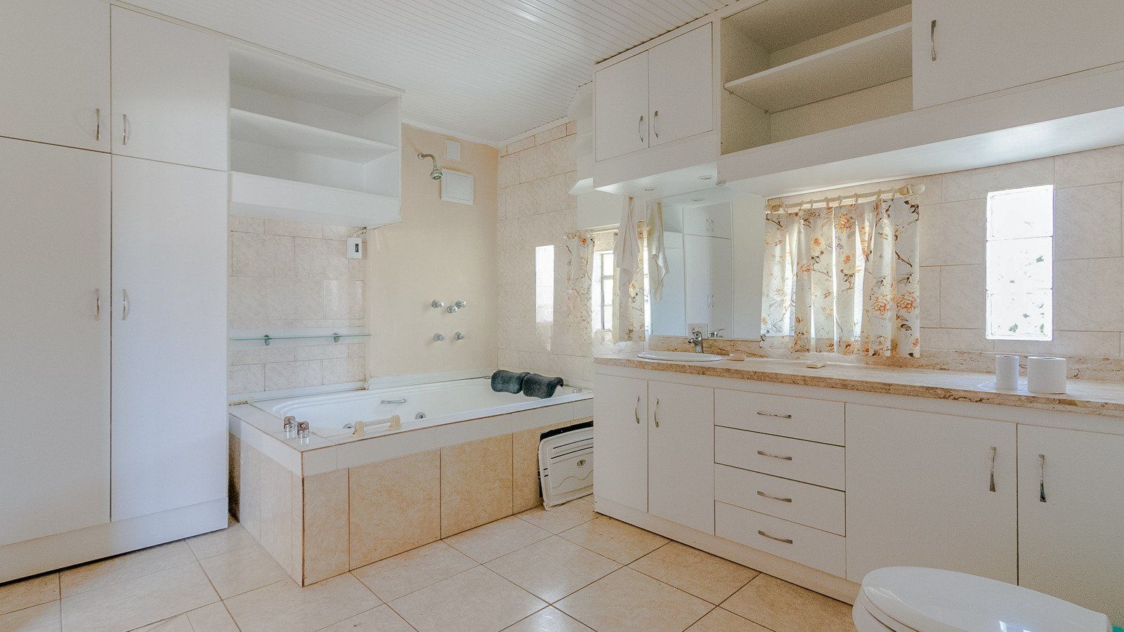 Casa, 4 quartos, 308 m² - Foto 3