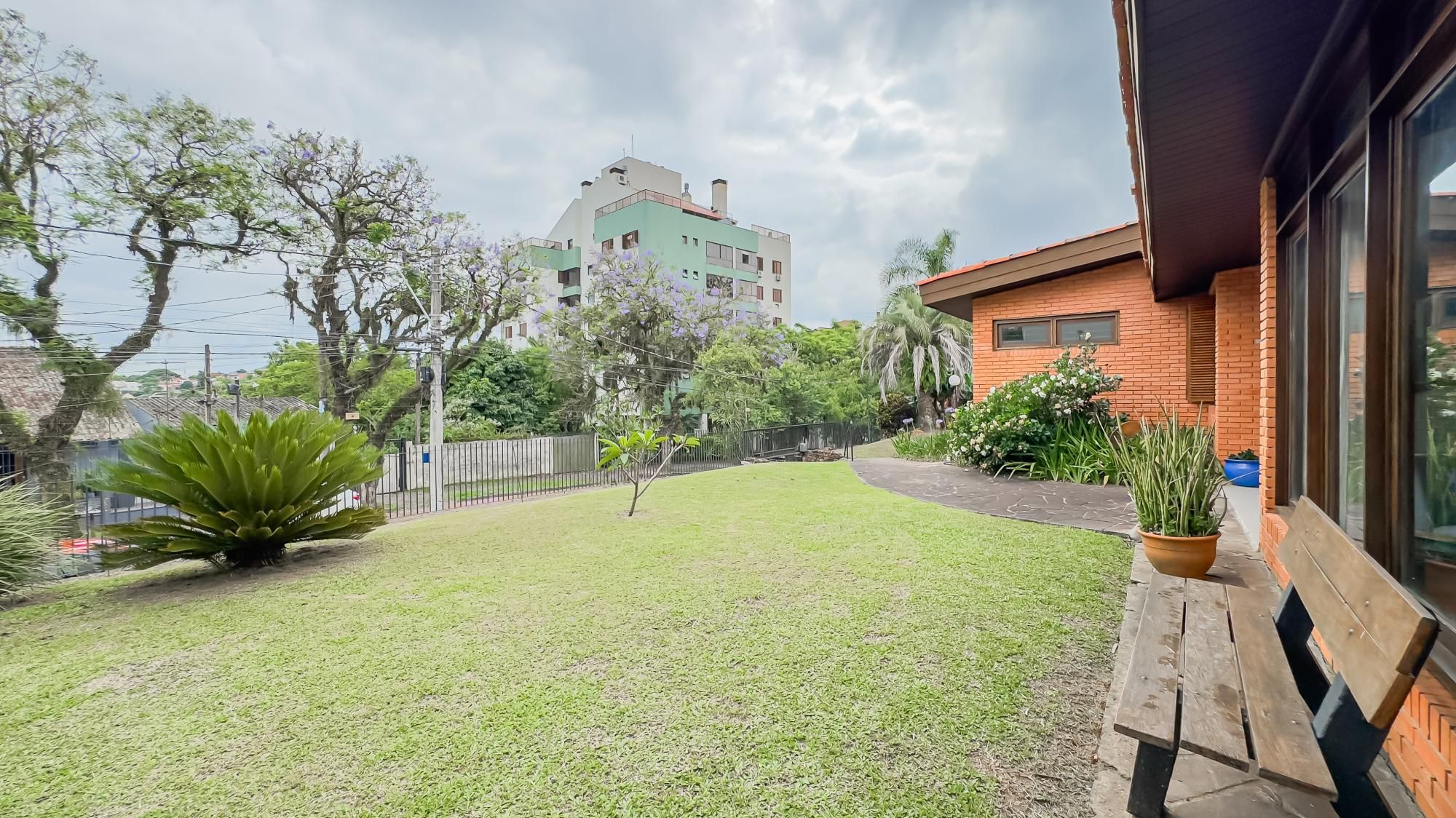 Casa à venda com 3 quartos, 313m² - Foto 9