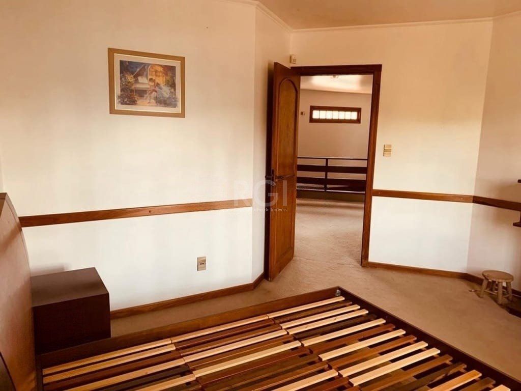 Casa à venda com 3 quartos, 333m² - Foto 8