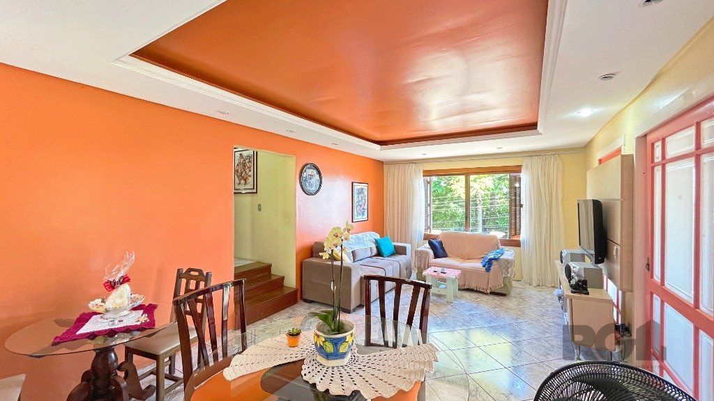 Casa à venda com 3 quartos, 235m² - Foto 3