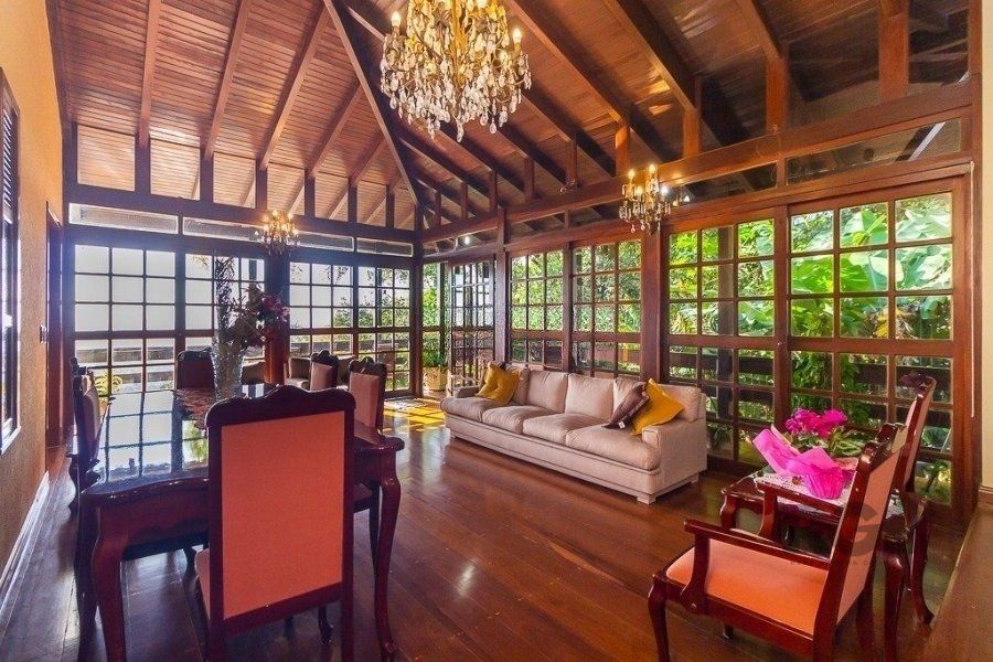 Casa à venda com 4 quartos, 400m² - Foto 1