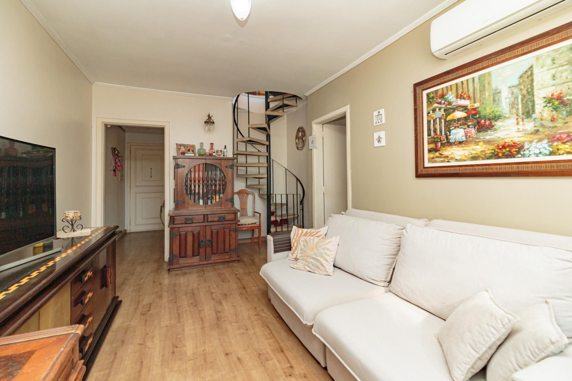 Cobertura 150m² - 3 dormitórios, 2 vagas no bairro Petrópolis