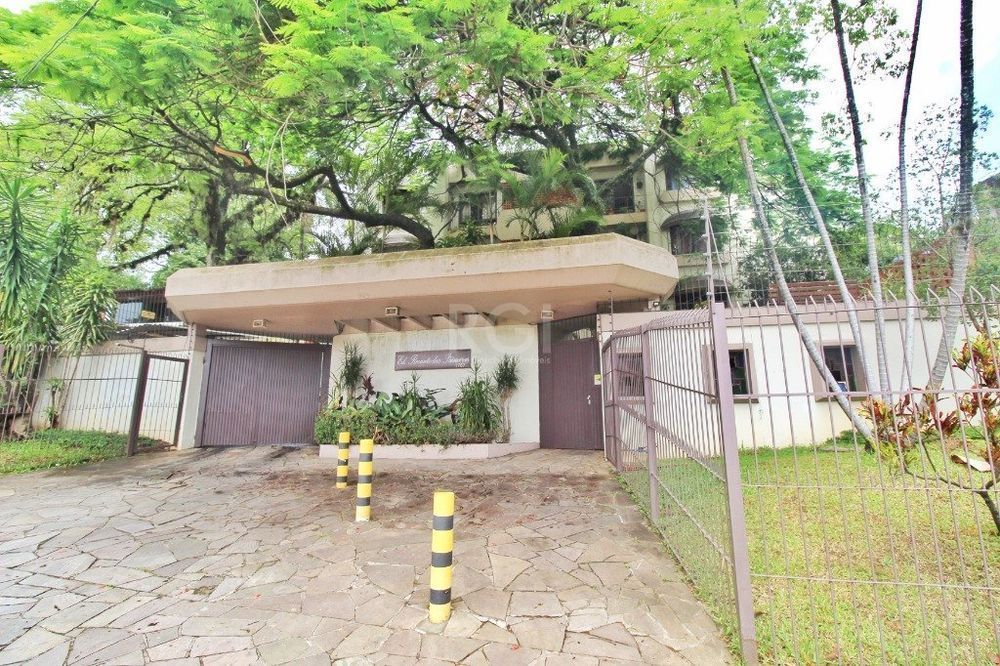 Apartamento, 2 dormitórios no bairro Medianeira em Porto Alegre para Comprar