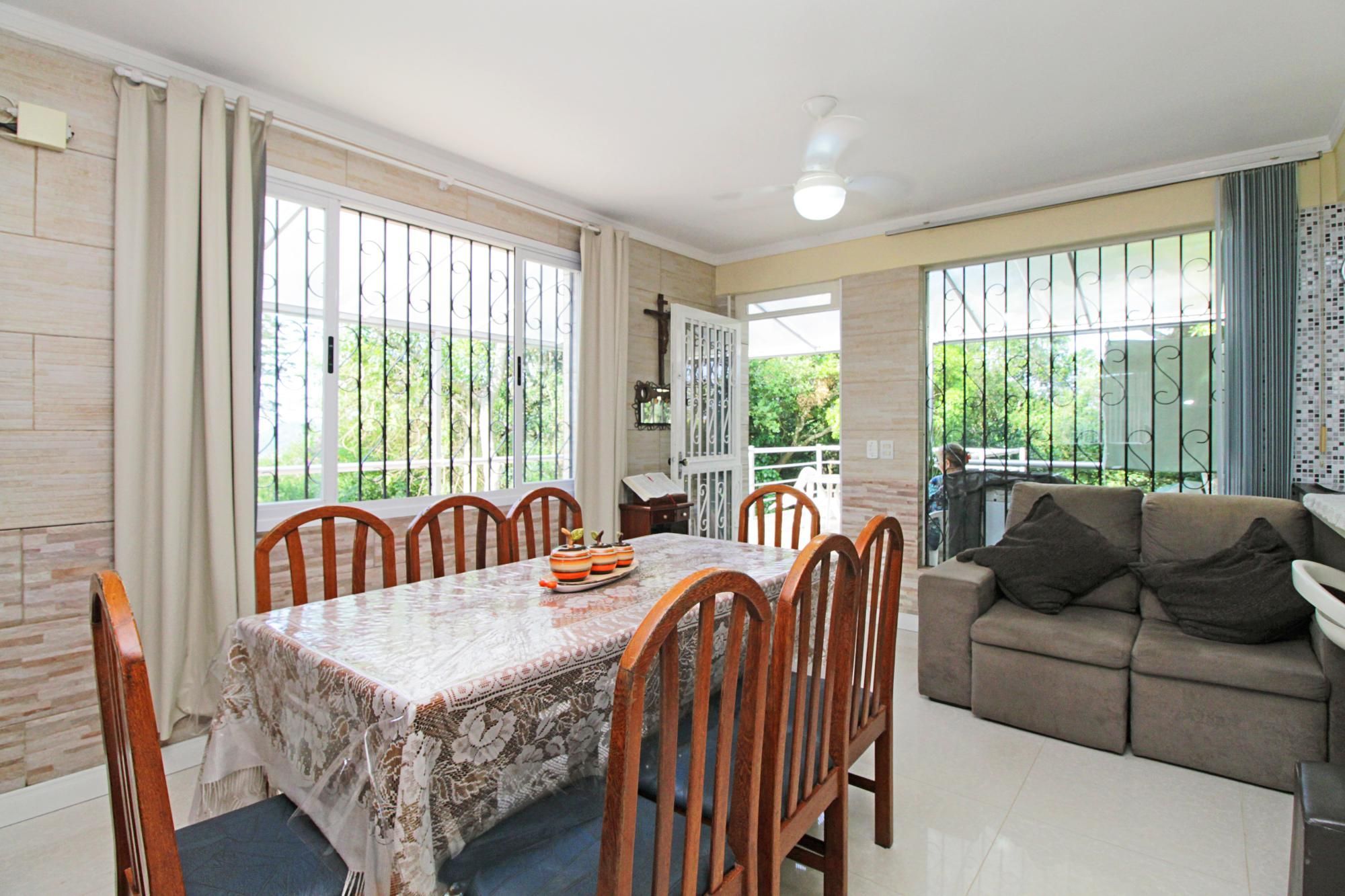 Casa à venda com 3 quartos, 332m² - Foto 5