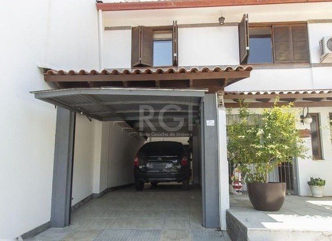 Casa à venda com 3 quartos, 240m² - Foto 2