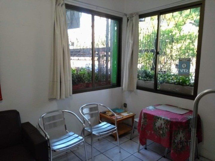 Casa Comercial à venda  com 650m², Avenida Teresópolis no bairro Teresópolis em Porto Alegre