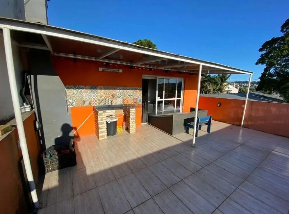 Casa 2 dormitórios à venda Rua Doutor Álvaro Furtado, Medianeira - Porto Alegre