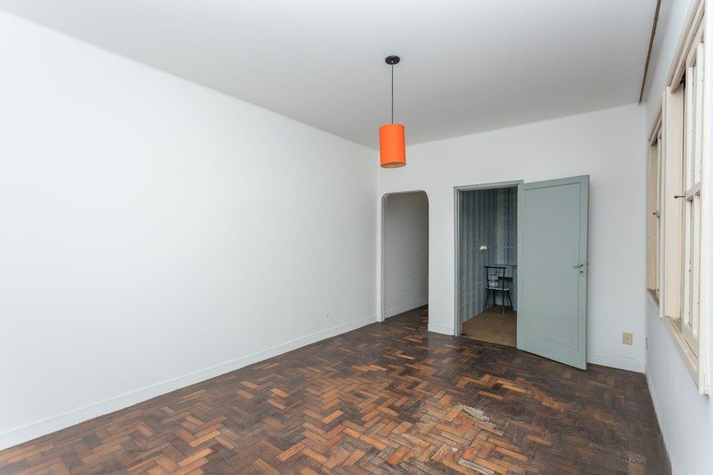 Apartamento com 2 quartos e 65m² à venda em Azenha, Porto Alegre.