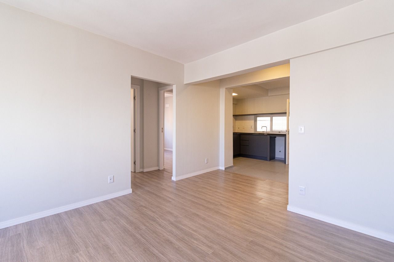 Apartamento à venda com 86m², 2 quartos, 1 suíte, 1 vaga no bairro Petrópolis em Porto Alegre
