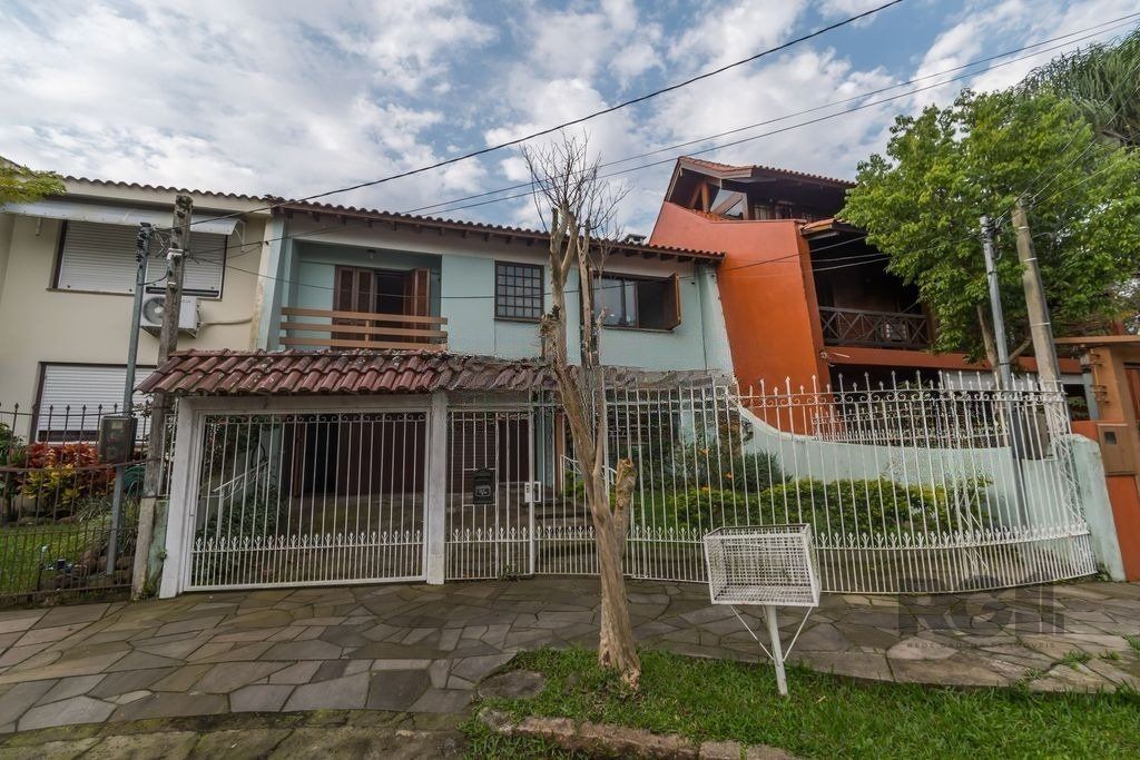 Casa à venda com 4 quartos, 242m² - Foto 3