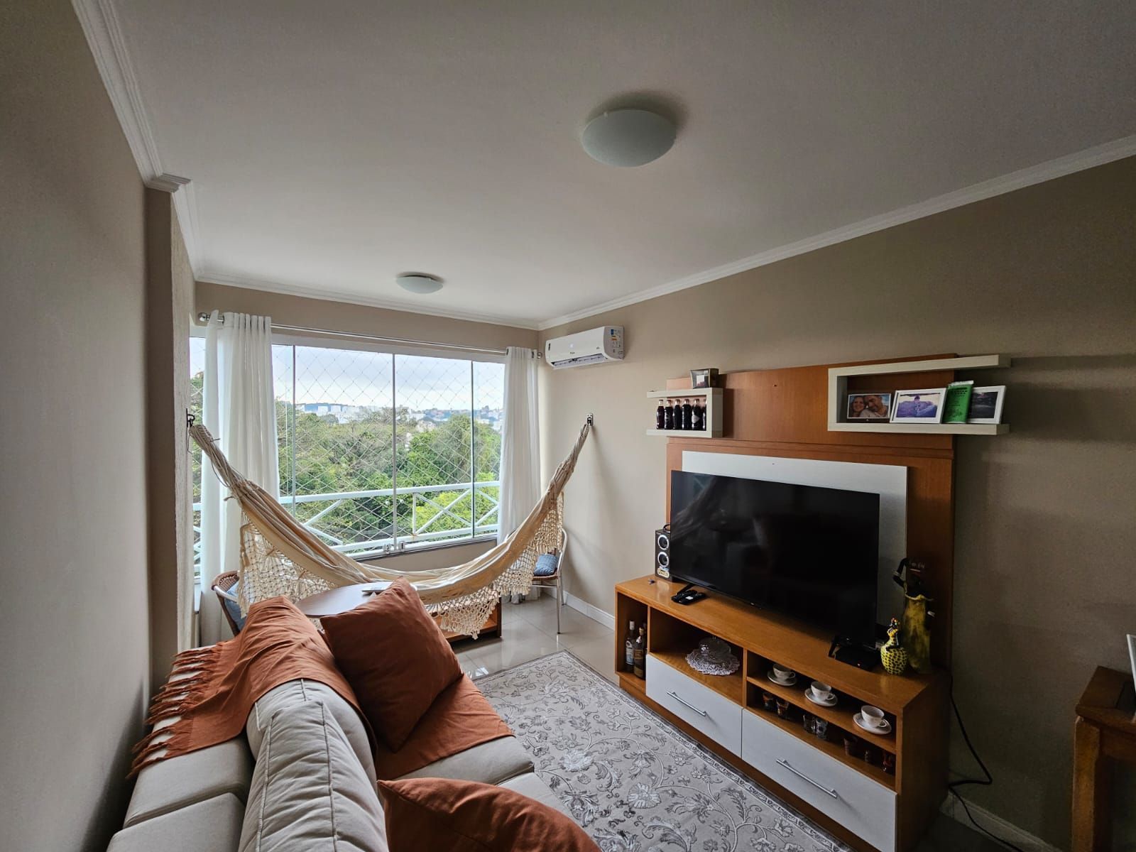 Apartamento à venda com 2 quartos, 65m² - Foto 1