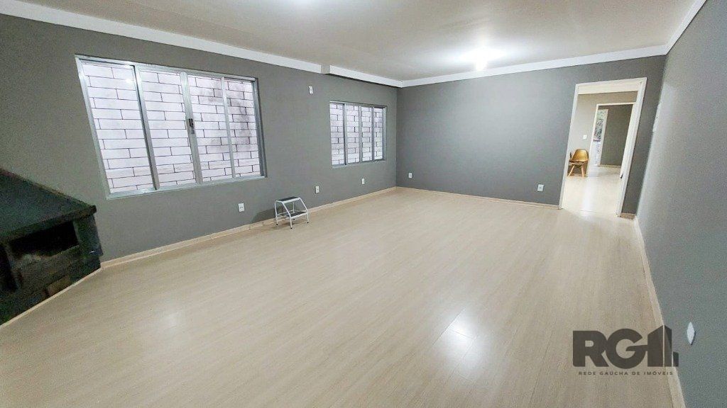Casa à venda com 3 quartos, 200m² - Foto 2