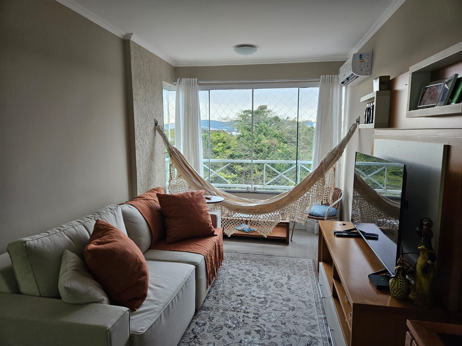 Apartamento à venda com 2 quartos, 65m² - Foto 2