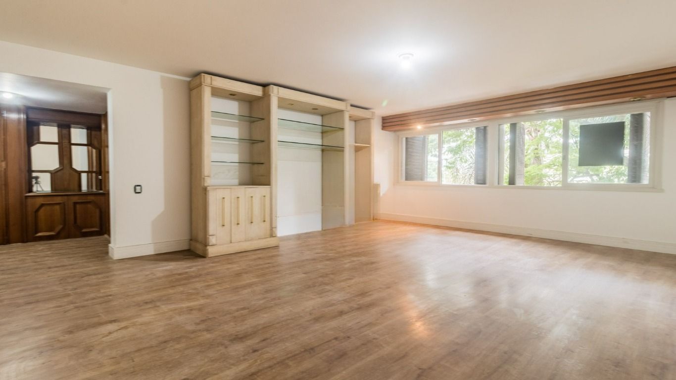 Apartamento à venda com 3 quartos, 153m² - Foto 2
