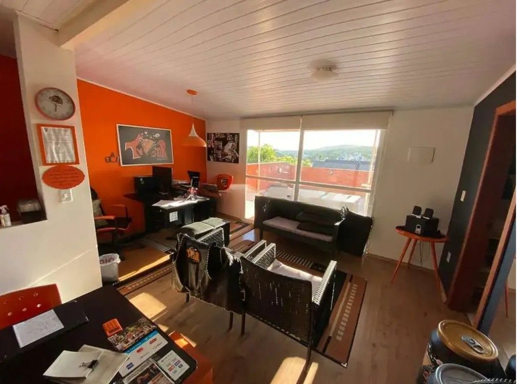 Casa 2 dormitórios à venda Rua Doutor Álvaro Furtado, Medianeira - Porto Alegre