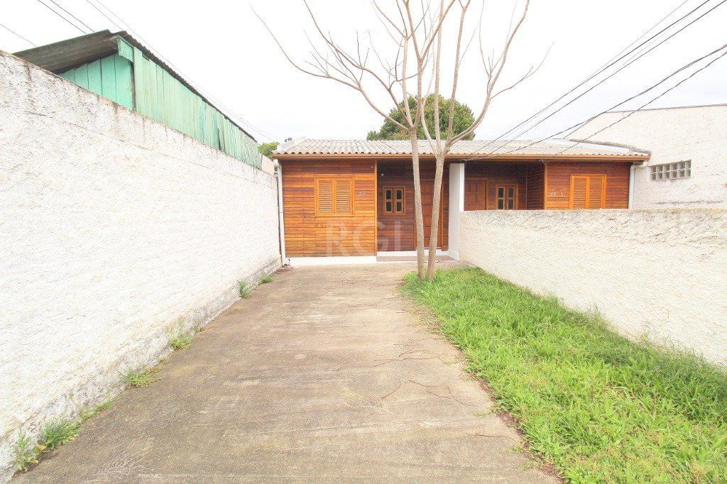 Casa 2 dormitórios no bairro Cavalhada