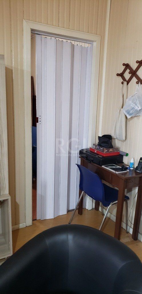 Casa à venda com 8 quartos, 200m² - Foto 21