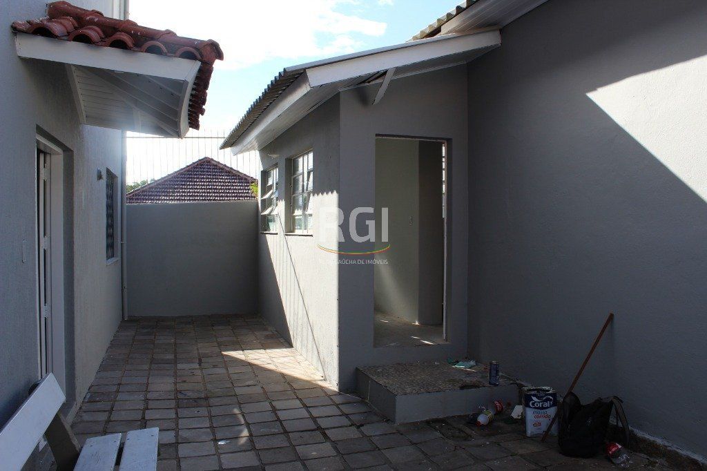 Casa à venda com 6 quartos, 224m² - Foto 27