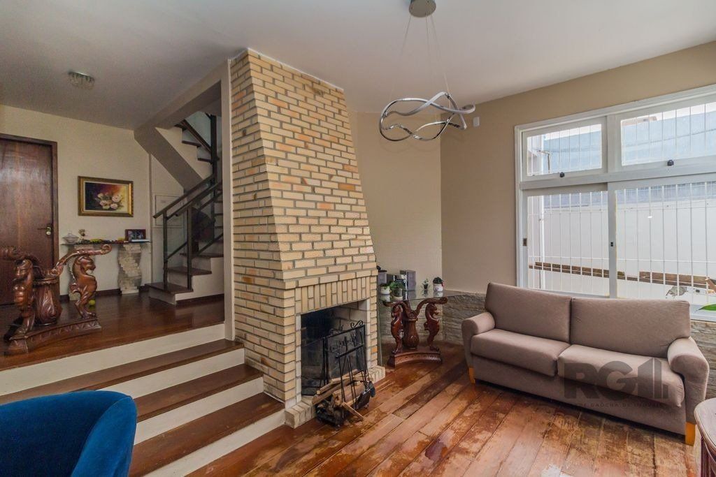 Casa, 3 quartos, 230 m² - Foto 1