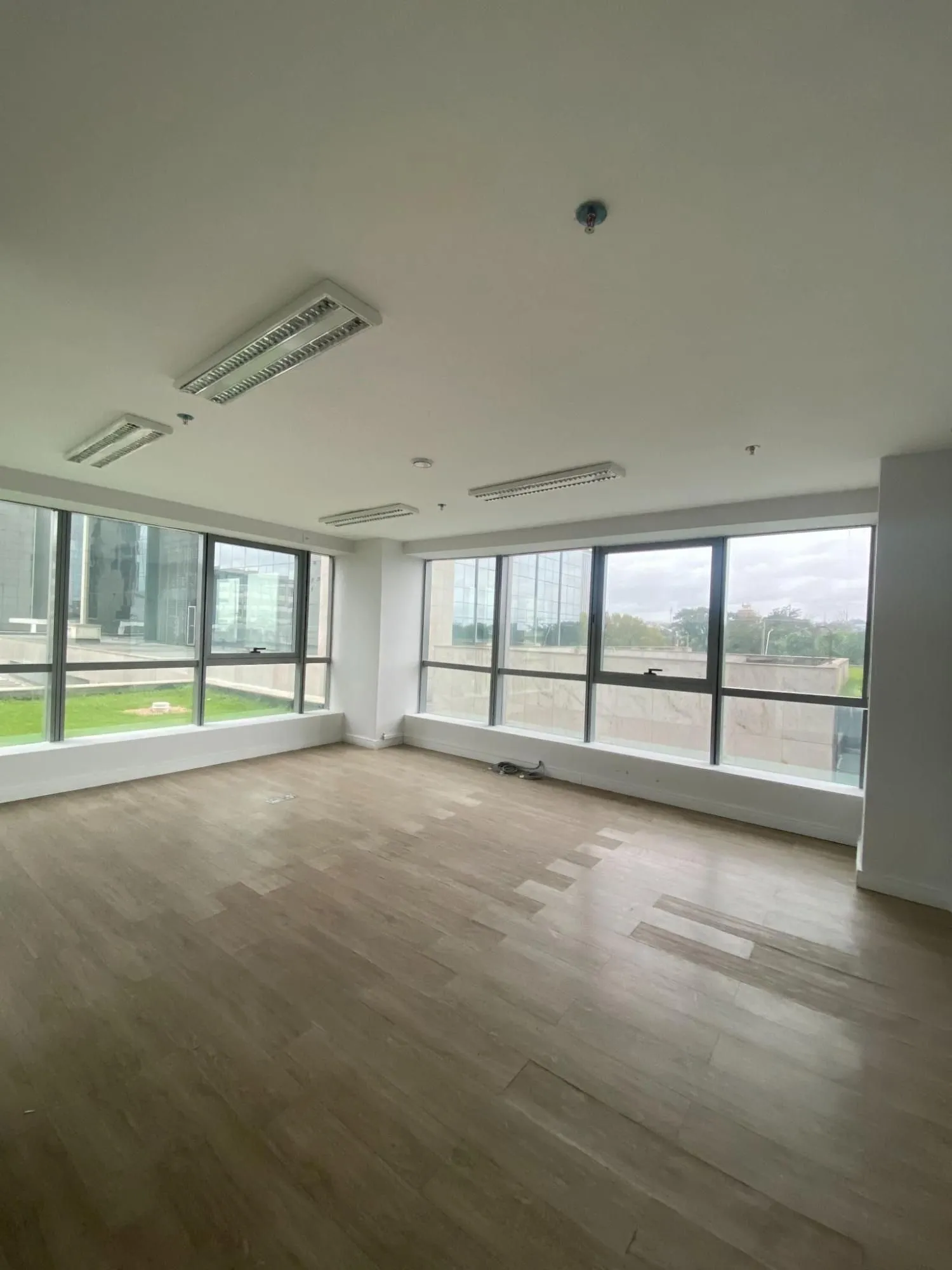 Sala Comercial, 3 dormitórios no bairro Praia de Belas em Porto Alegre para Comprar