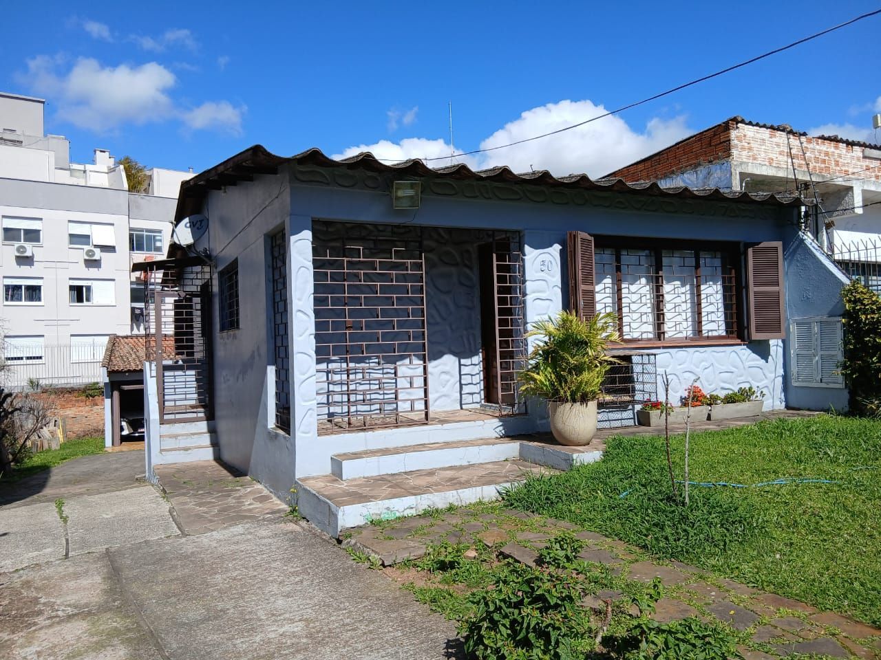 Casa à venda com 85m², 2 quartos, 2 vagas no bairro Santa Tereza em Porto Alegre