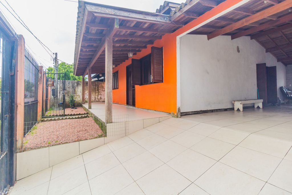 Casa à venda com 3 quartos, 182m² - Foto 1