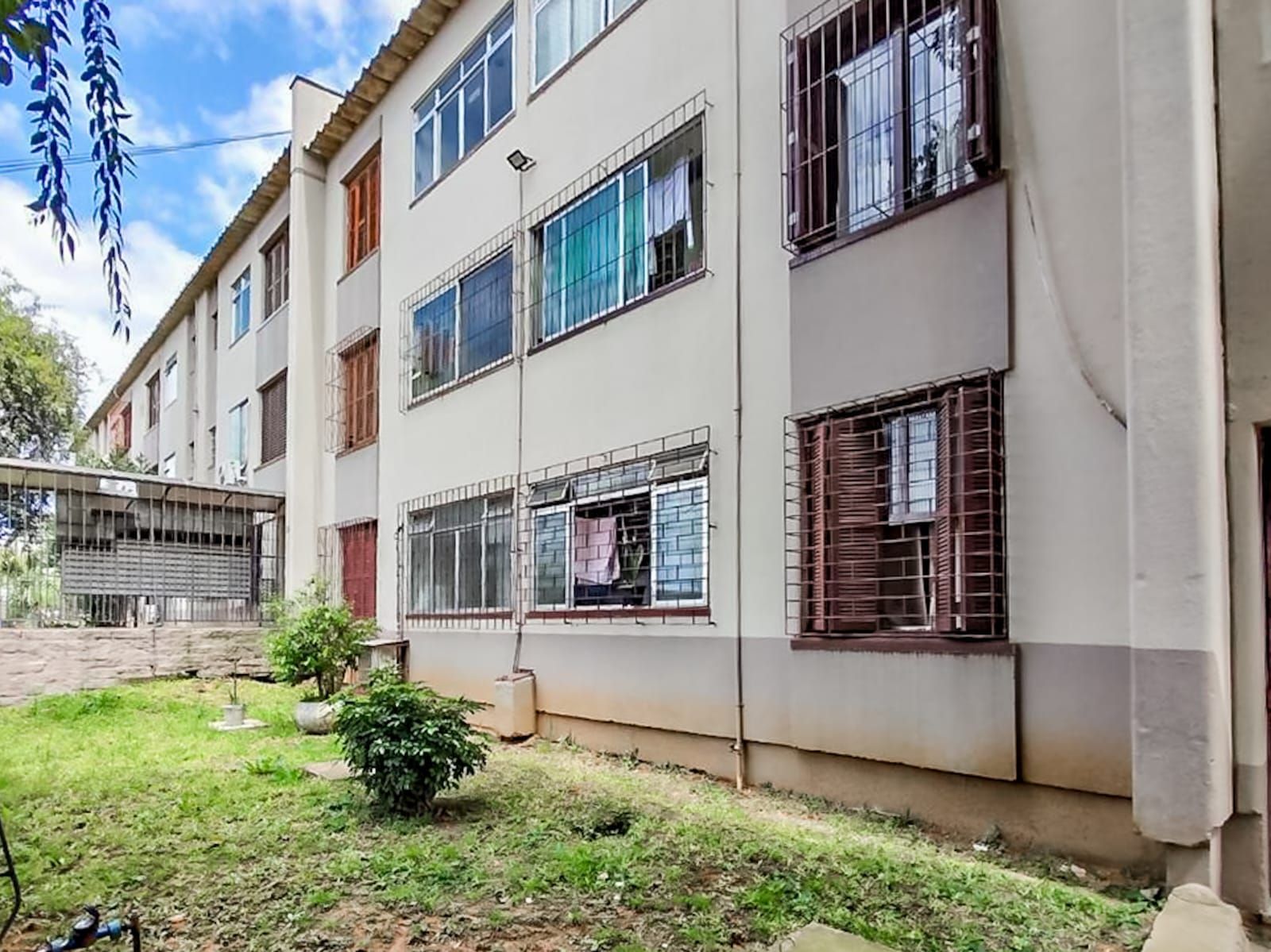 Apartamento 2 dorms bem localizado no bairro Santa Rosa de Lima