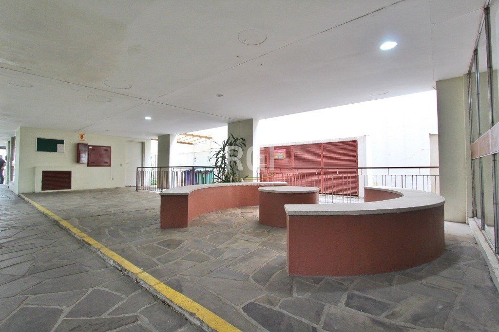 Apartamento à venda com 2 quartos, 73m² - Foto 2