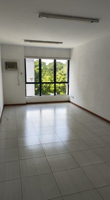 Sala Comercial com vaga coberta no Bairro Menino Deus Porto Alegre