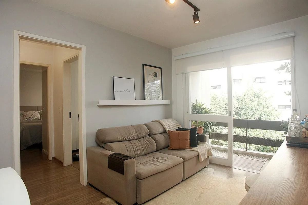Apartamento de 02 dormitorios no bairro Santana