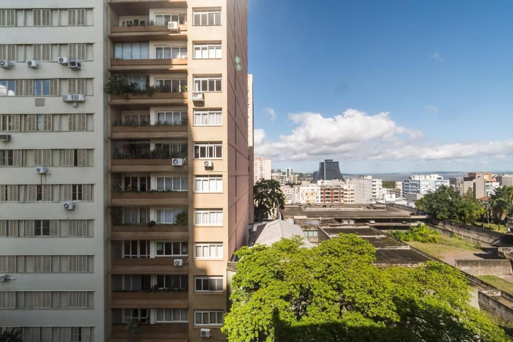 Apartamento com 2 quartos e 84m² à venda em Centro Histórico, Porto Alegre.